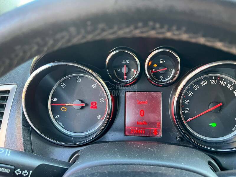 Opel Astra J 