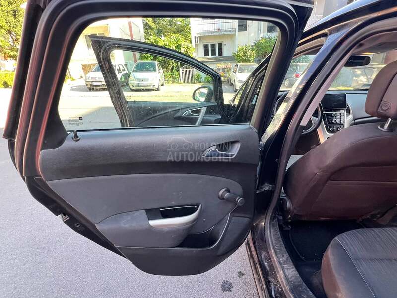 Opel Astra J 