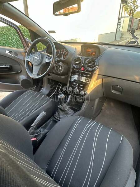 Opel Corsa D 1.3CDTI Ful oprema