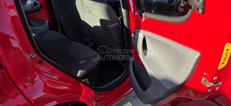 Peugeot 107 1.0b a.utomatic t.op