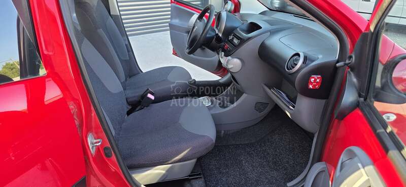Peugeot 107 1.0b a.utomatic t.op