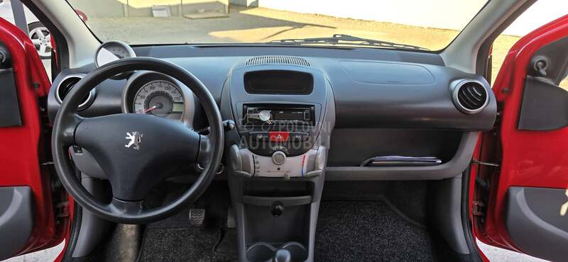 Peugeot 107 1.0b a.utomatic t.op
