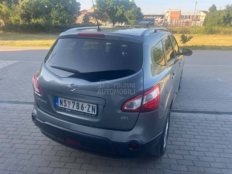 Nissan Qashqai + 2 2.0dCi/7 SEDIŠTA