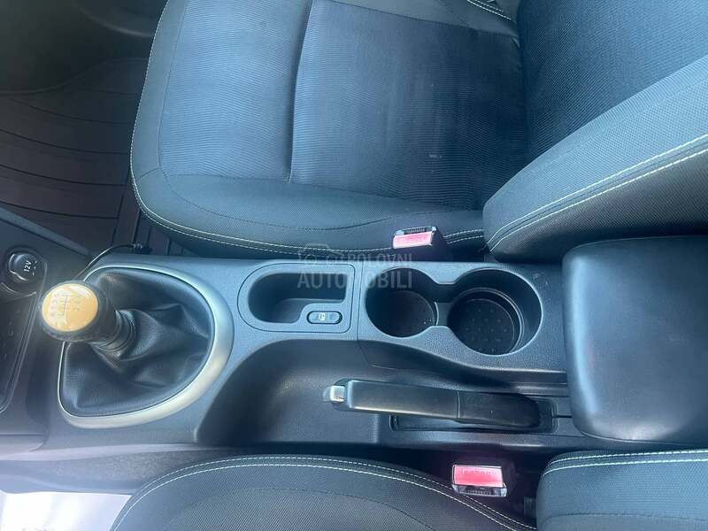 Nissan Qashqai + 2 2.0dCi/7 SEDIŠTA