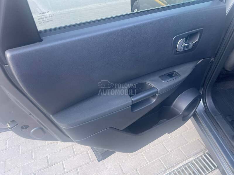 Nissan Qashqai + 2 2.0dCi/7 SEDIŠTA