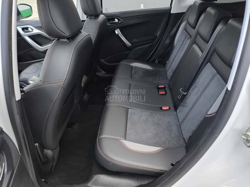 Peugeot 2008 1.2 CrossWay Pano