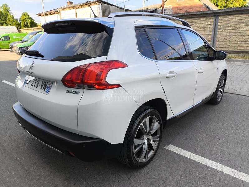 Peugeot 2008 1.2 CrossWay Pano
