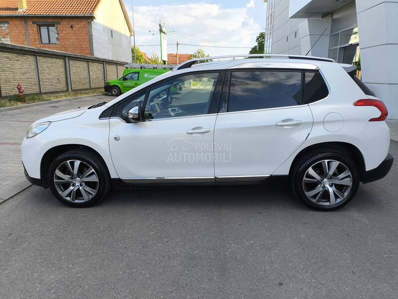 Peugeot 2008 1.2 CrossWay Pano