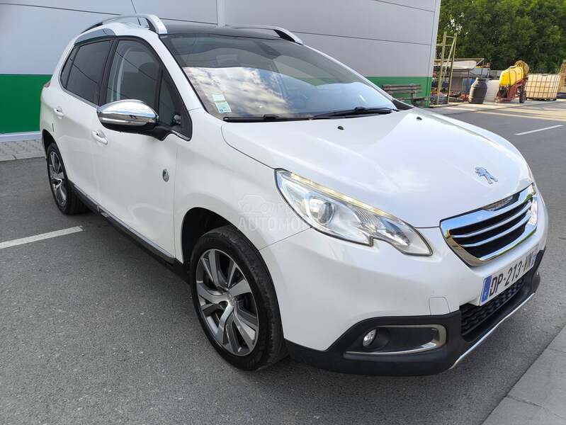 Peugeot 2008 1.2 CrossWay Pano