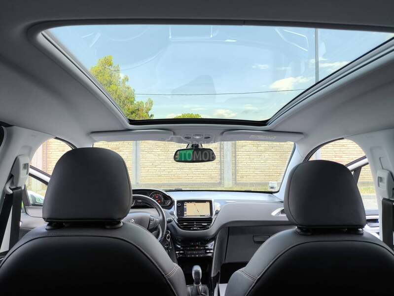 Peugeot 2008 1.2 CrossWay Pano