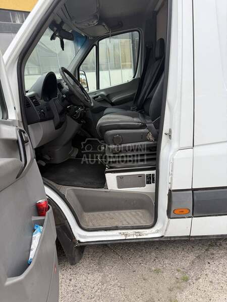 Mercedes Benz Sprinter