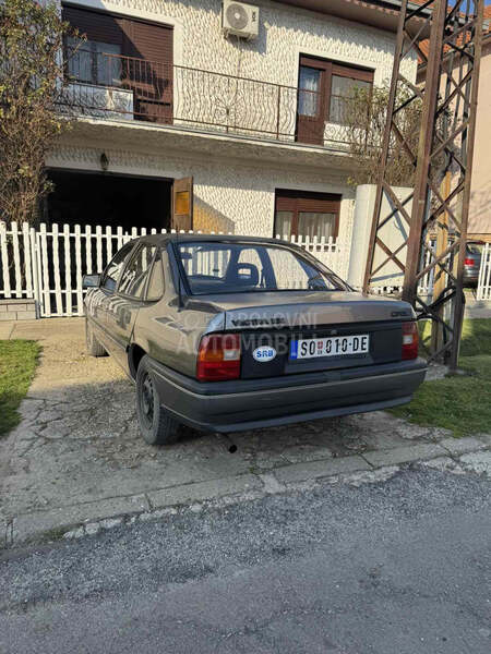 Opel Vectra A 1.6 I