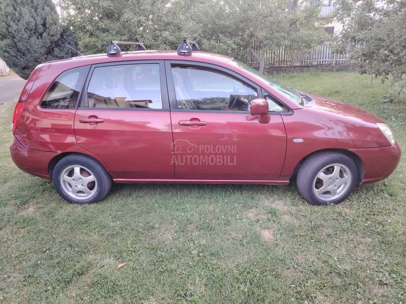 Suzuki Liana 