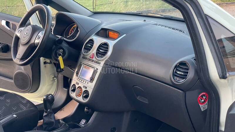 Opel Corsa D 1.3CDTi NAV/VEL SERV