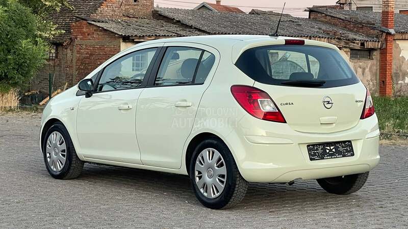 Opel Corsa D 1.3CDTi NAV/VEL SERV