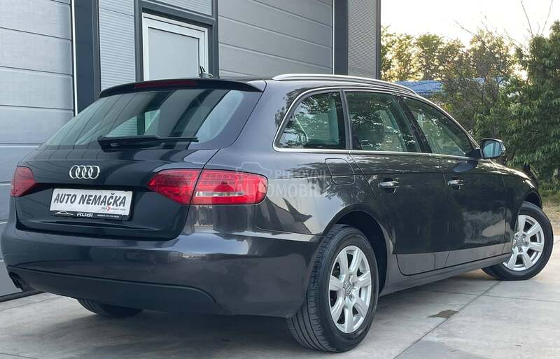 Audi A4 AUT XEN NA.VI