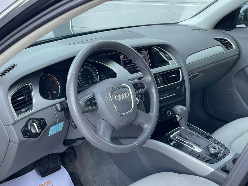 Audi A4 AUT XEN NA.VI