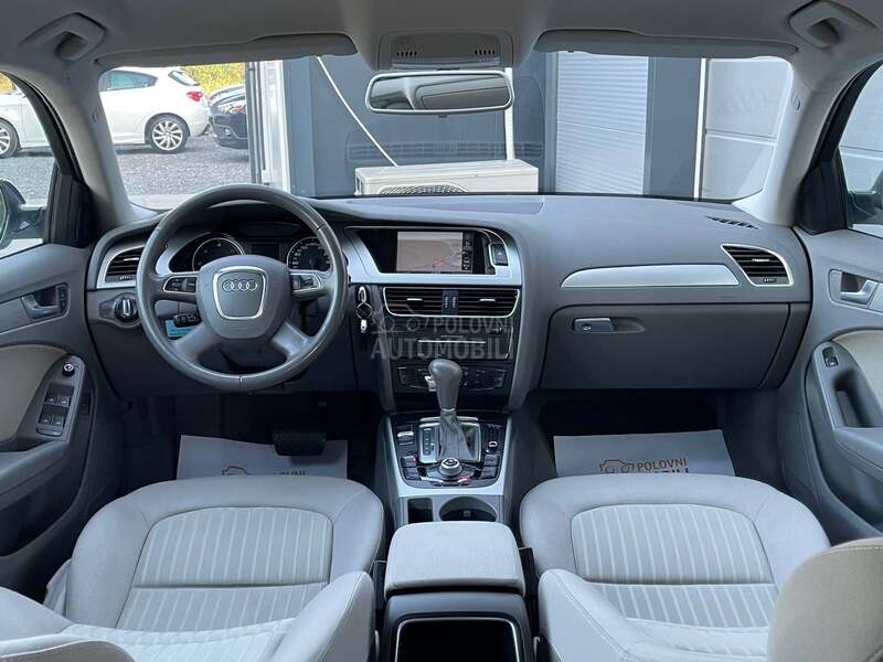Audi A4 AUT XEN NA.VI