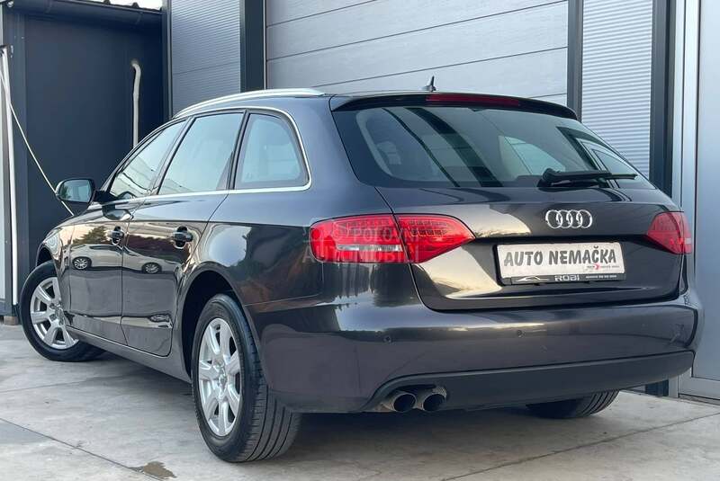 Audi A4 AUT XEN NA.VI