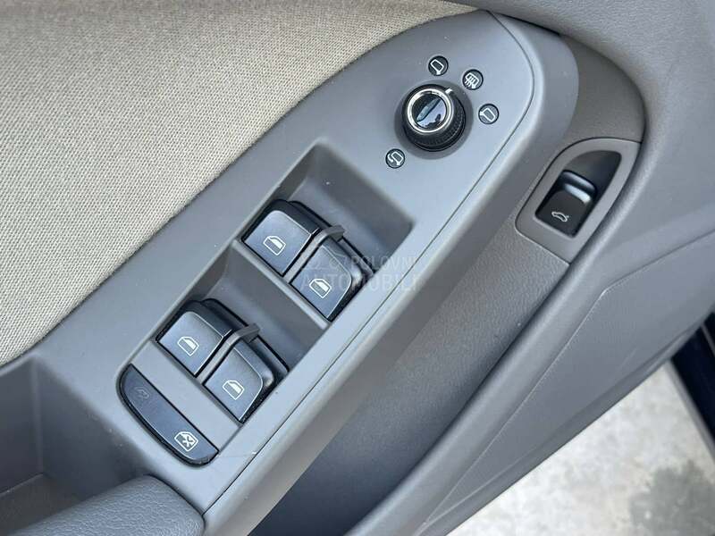 Audi A4 AUT XEN NA.VI