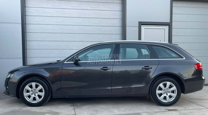 Audi A4 AUT XEN NA.VI