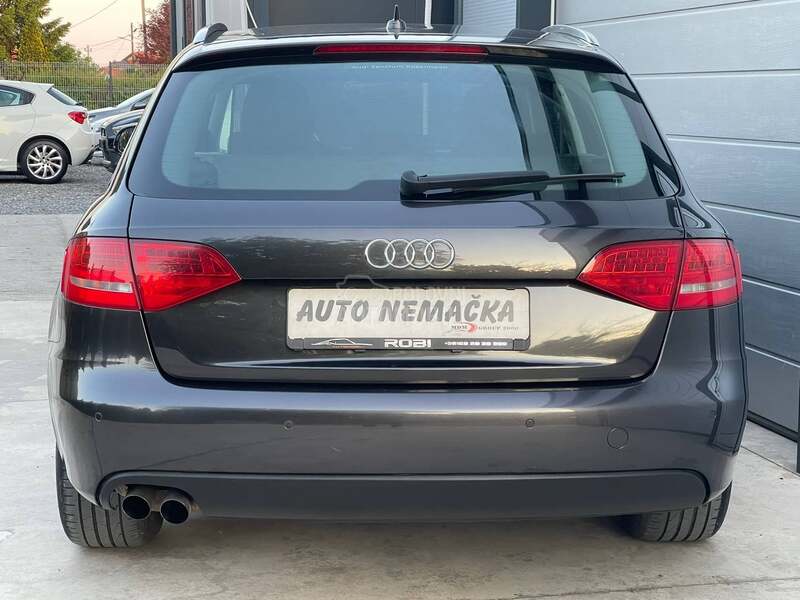Audi A4 AUT XEN NA.VI