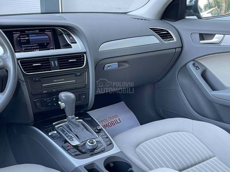 Audi A4 AUT XEN NA.VI