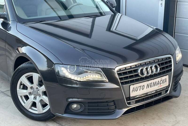Audi A4 AUT XEN NA.VI