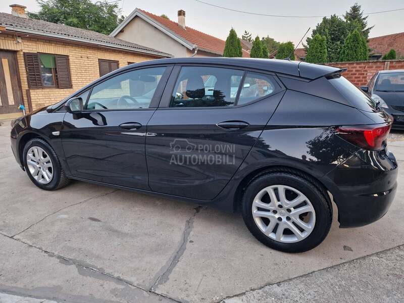 Opel Astra K 1.0 b NOV