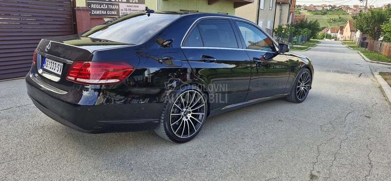 Mercedes Benz E 300 