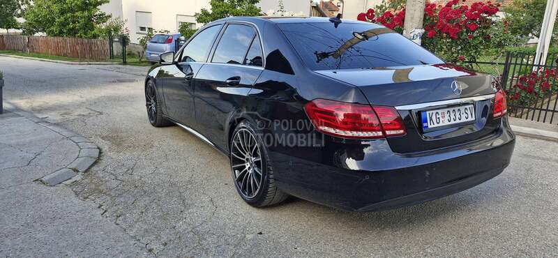 Mercedes Benz E 300 
