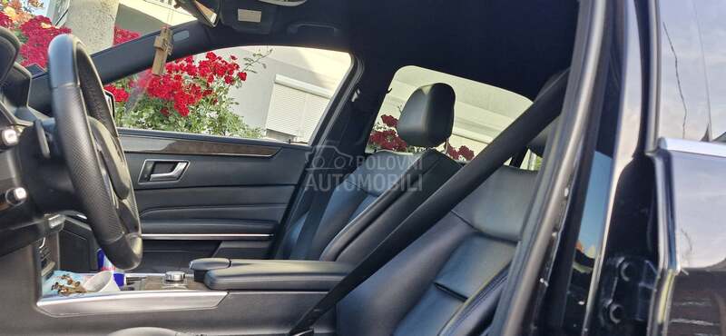Mercedes Benz E 300 