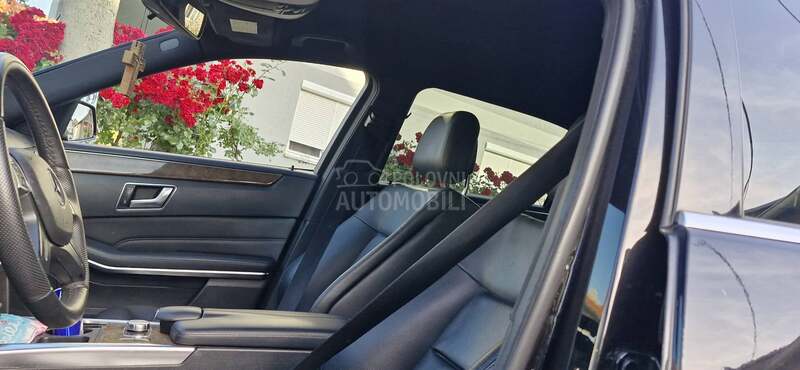 Mercedes Benz E 300 