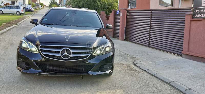 Mercedes Benz E 300 