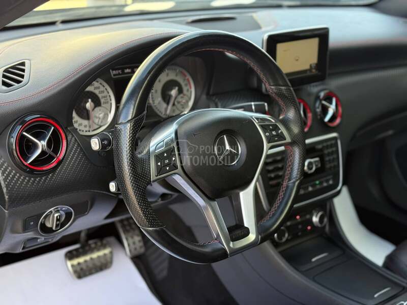 Mercedes Benz A 250 AMG SPORT PANO AUT