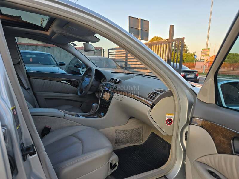 Mercedes Benz E 320 
