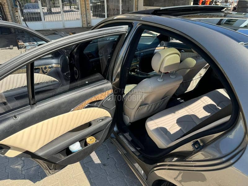 Mercedes Benz E 320 W211