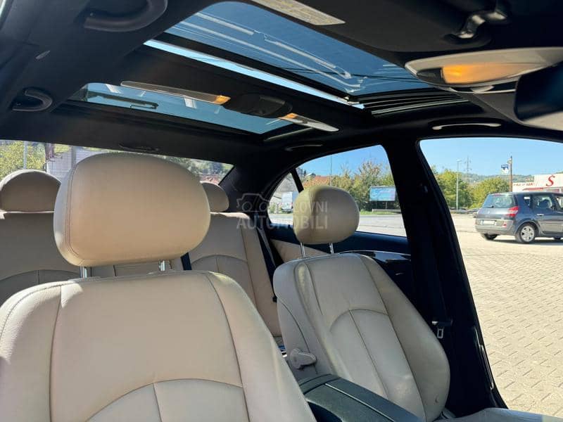Mercedes Benz E 320 W211