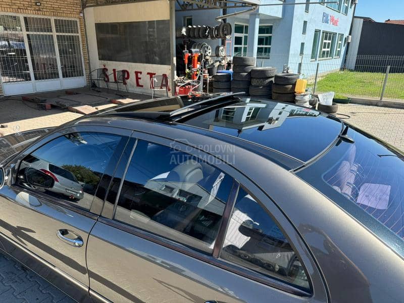 Mercedes Benz E 320 W211