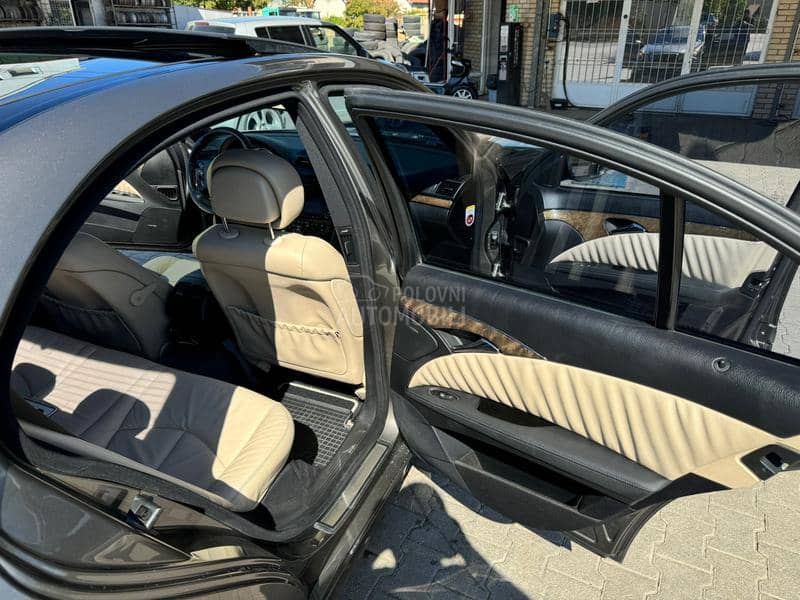 Mercedes Benz E 320 W211