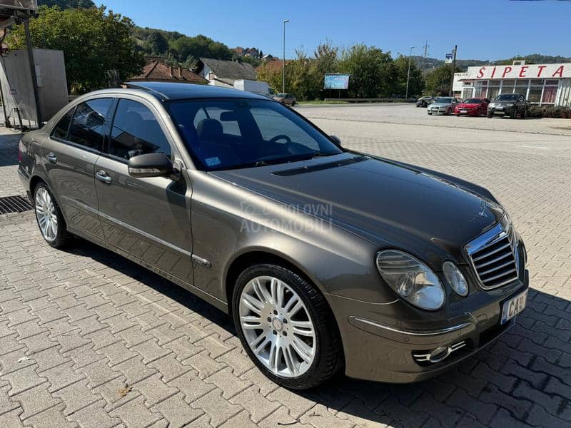 Mercedes Benz E 320 W211