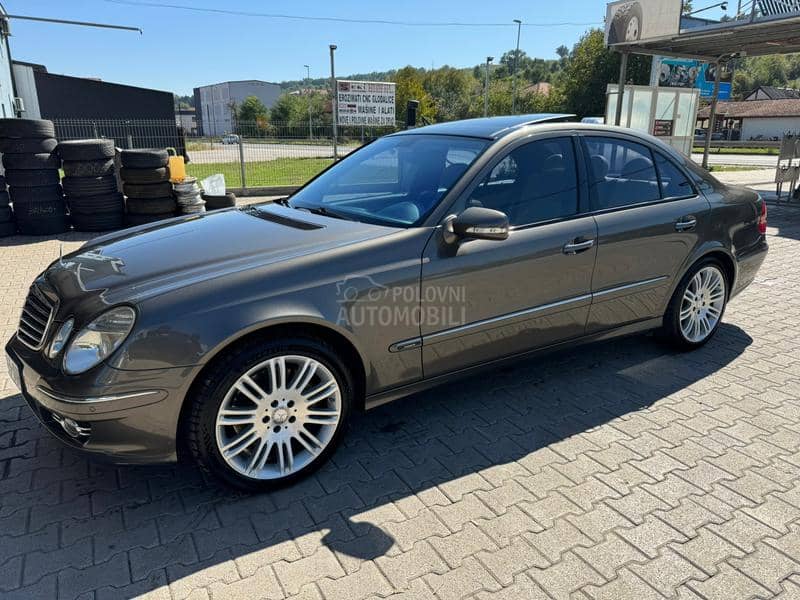 Mercedes Benz E 320 W211