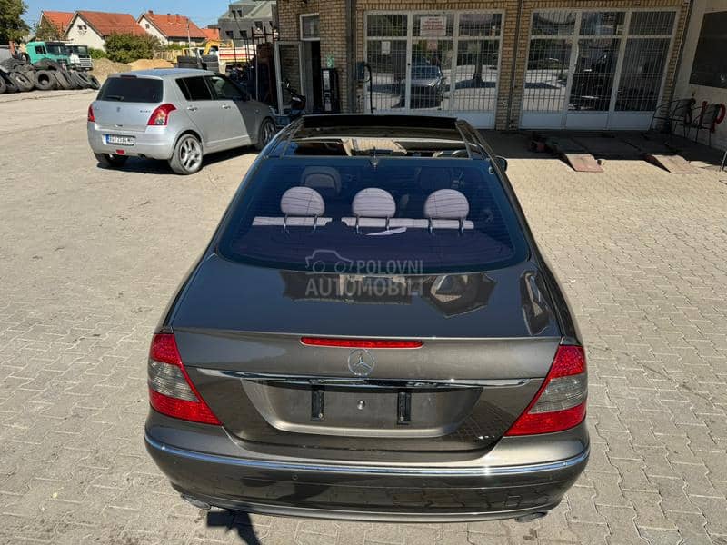 Mercedes Benz E 320 W211