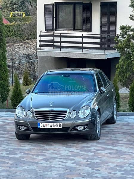 Mercedes Benz E 320 W211