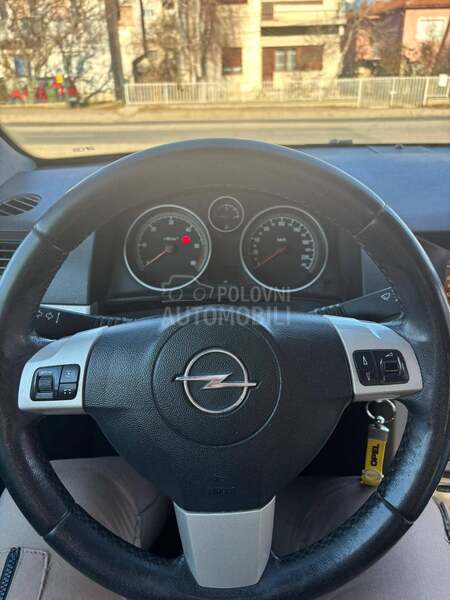 Opel Astra H 1.7 GTC