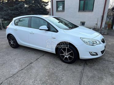 Opel Astra J 