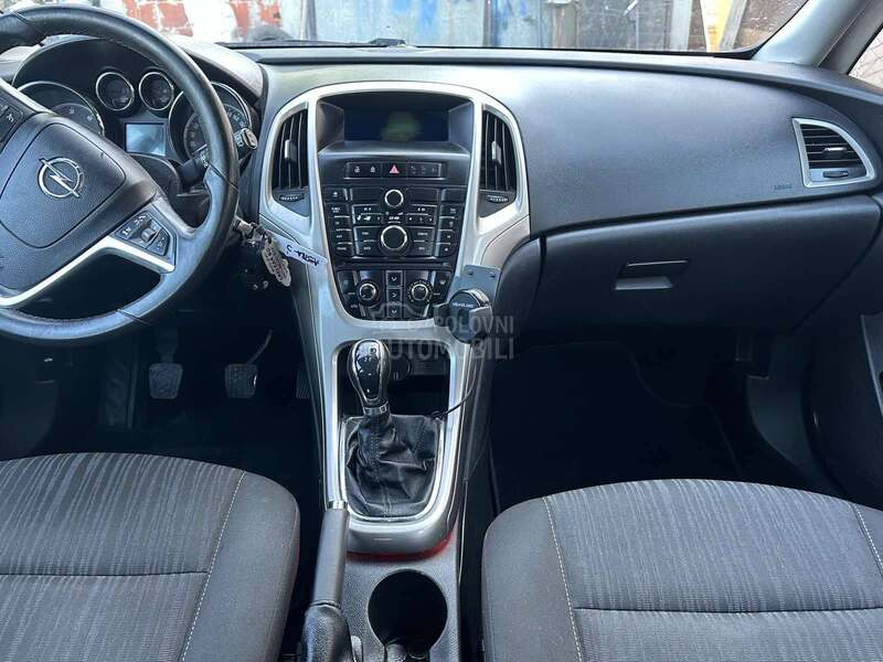 Opel Astra J 