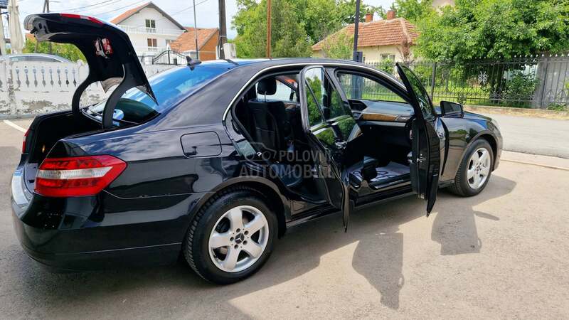Mercedes Benz E 200 elegance220