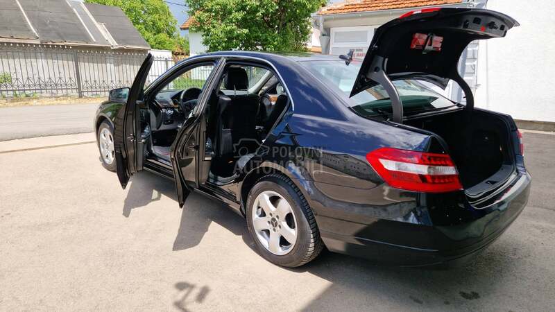 Mercedes Benz E 200 elegance220