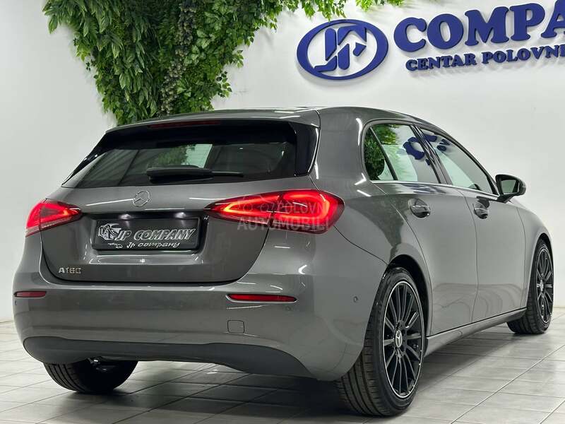 Mercedes Benz A 180 SPORT AUT